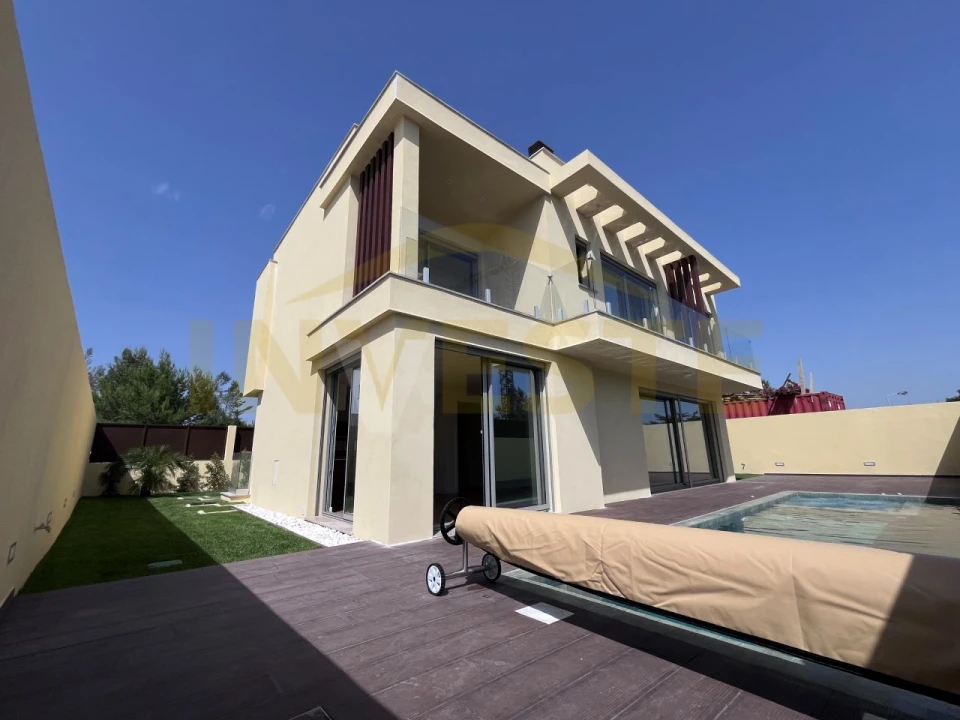 Moradia T4 para Venda em Alcabideche Foto 30