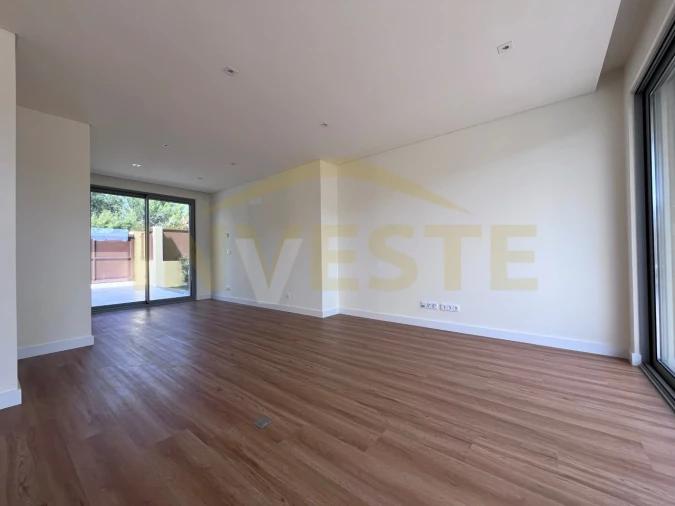 Moradia T4 para Venda em Alcabideche Foto 5