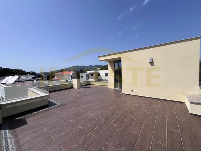 Moradia T4 para Venda em Alcabideche Foto 23