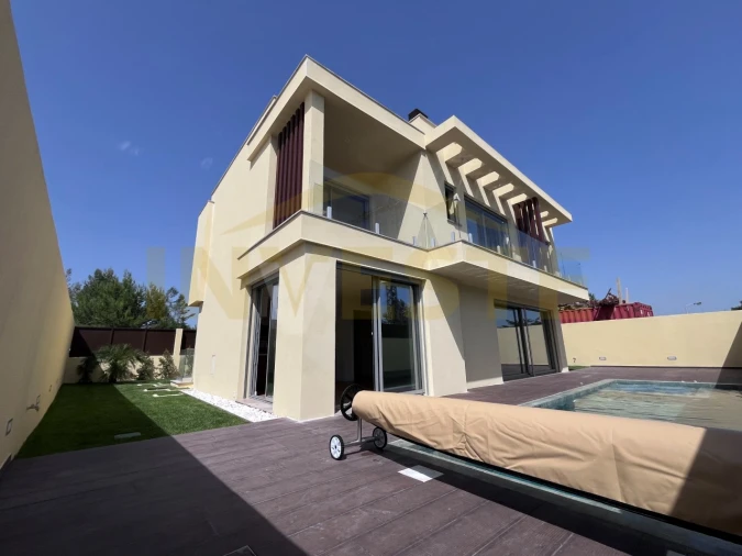 Moradia T4 para Venda em Alcabideche Foto 30