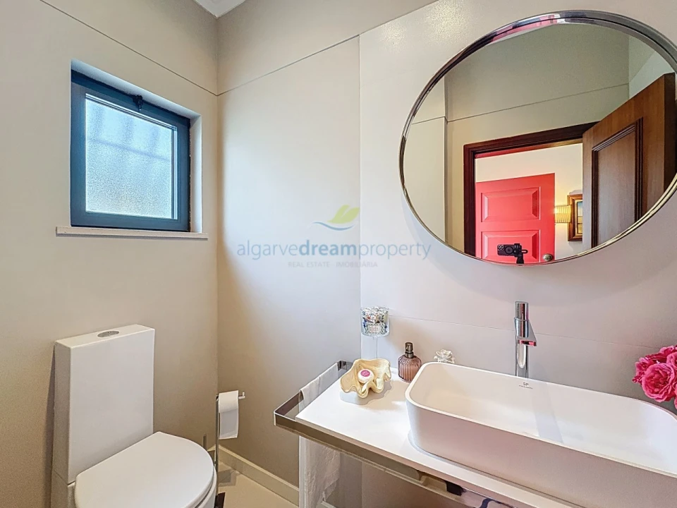 Moradia T4 para Venda em Quarteira Foto 20