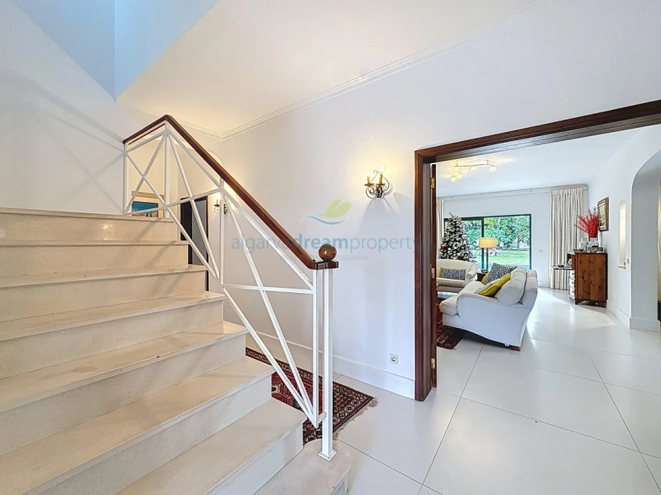 Moradia T4 para Venda em Quarteira Foto 21