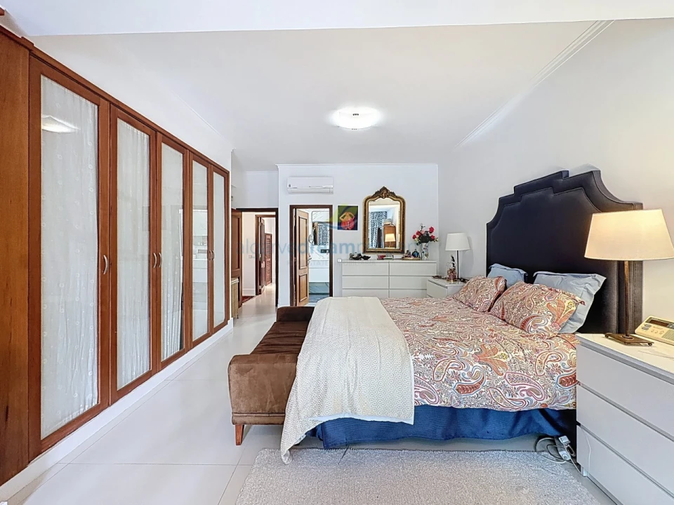 Moradia T4 para Venda em Quarteira Foto 26