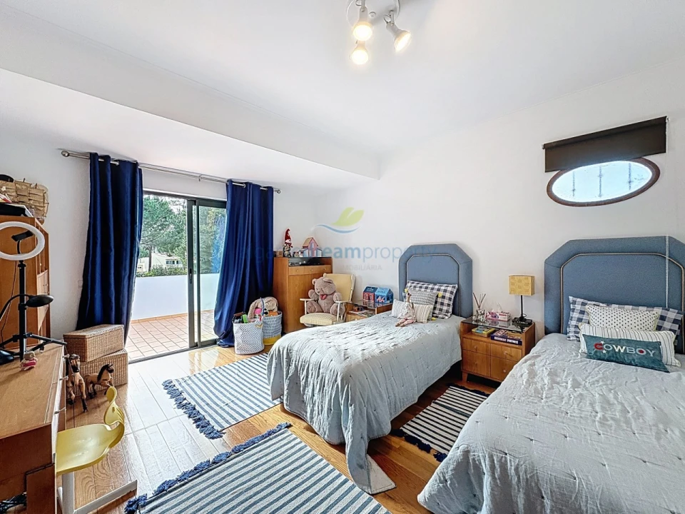 Moradia T4 para Venda em Quarteira Foto 31