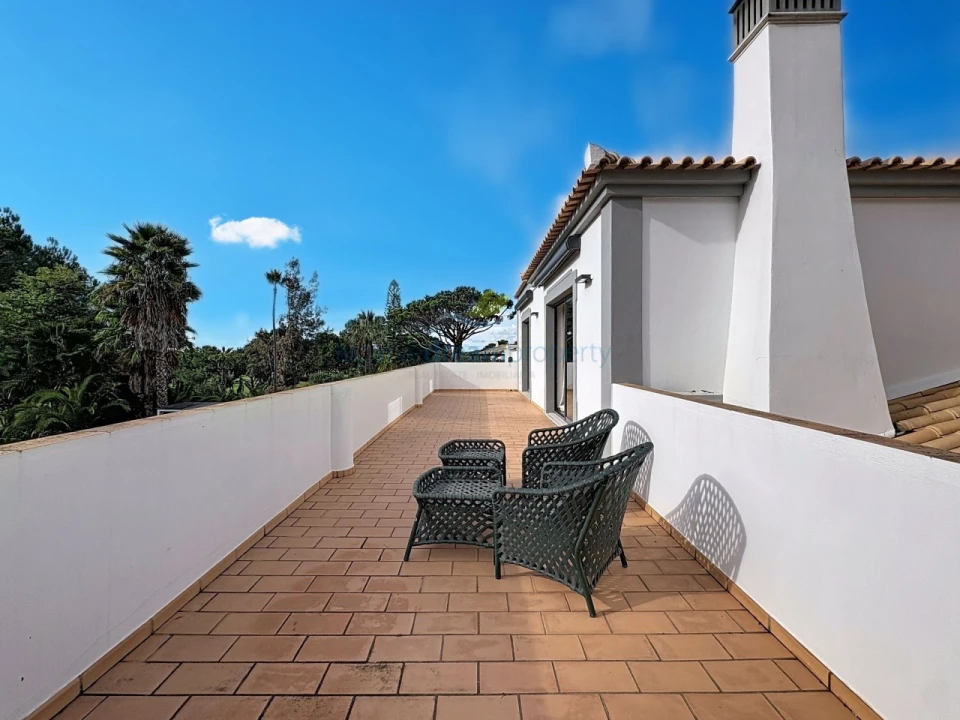 Moradia T4 para Venda em Quarteira Foto 34