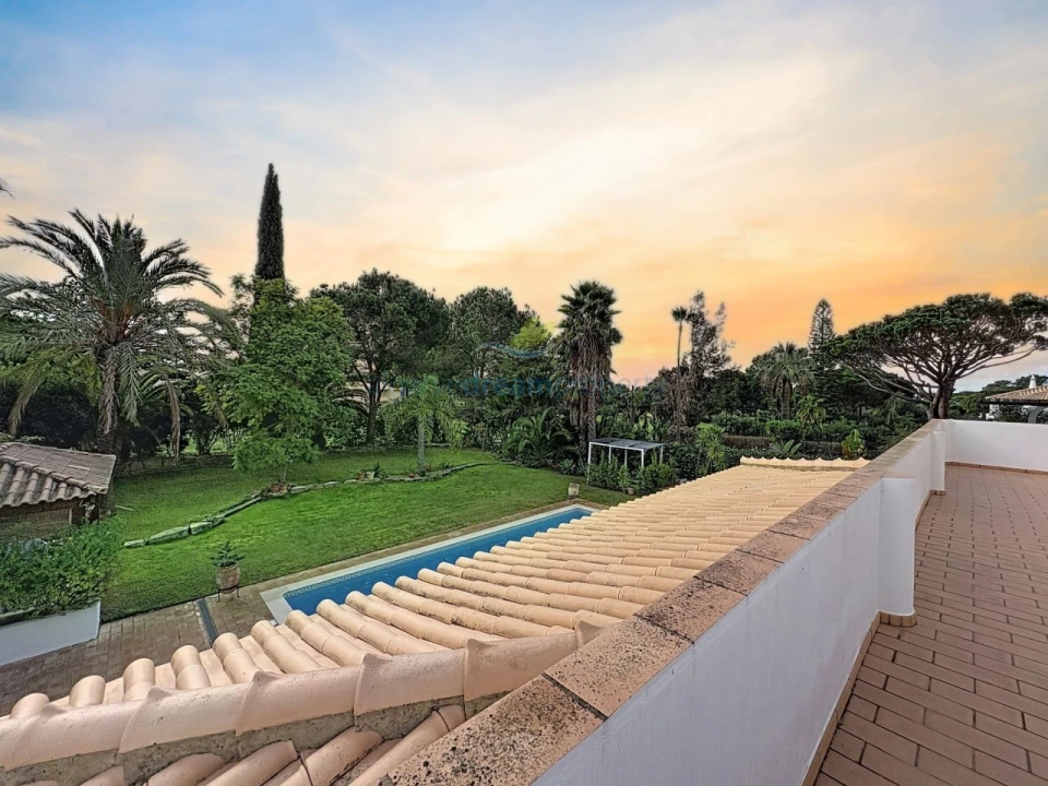 Moradia T4 para Venda em Quarteira Foto 37