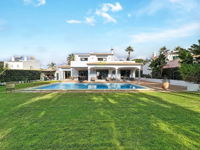 Moradia T4 para Venda em Quarteira Foto 7