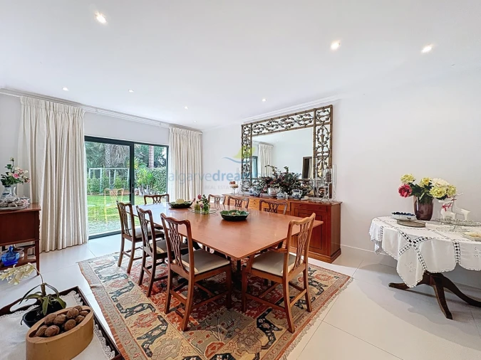 Moradia T4 para Venda em Quarteira Foto 15