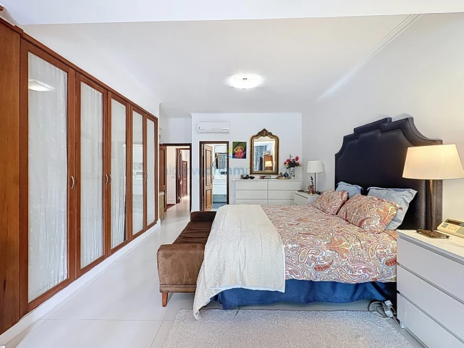 Moradia T4 para Venda em Quarteira Foto 26