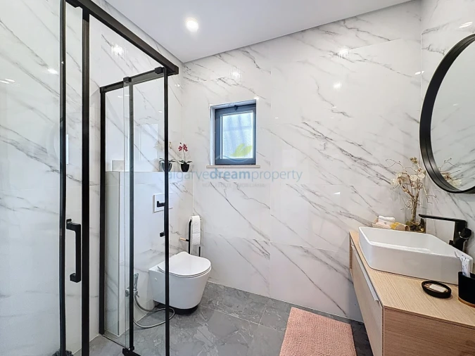 Moradia T4 para Venda em Quarteira Foto 27