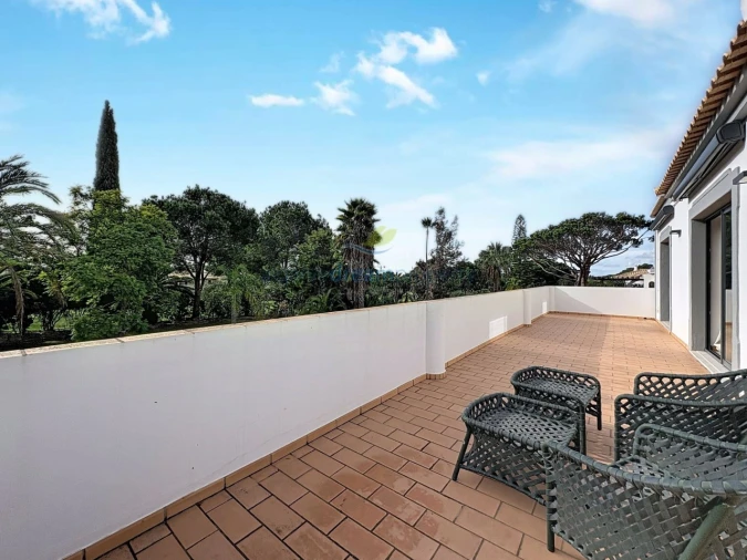 Moradia T4 para Venda em Quarteira Foto 33