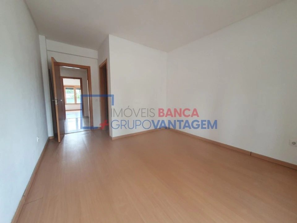 Apartamento T4 para Venda em Pinhal Novo Foto 10