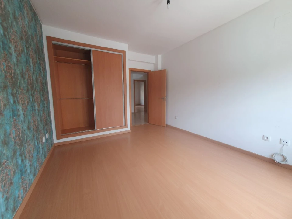 Apartamento T4 para Venda em Pinhal Novo Foto 17