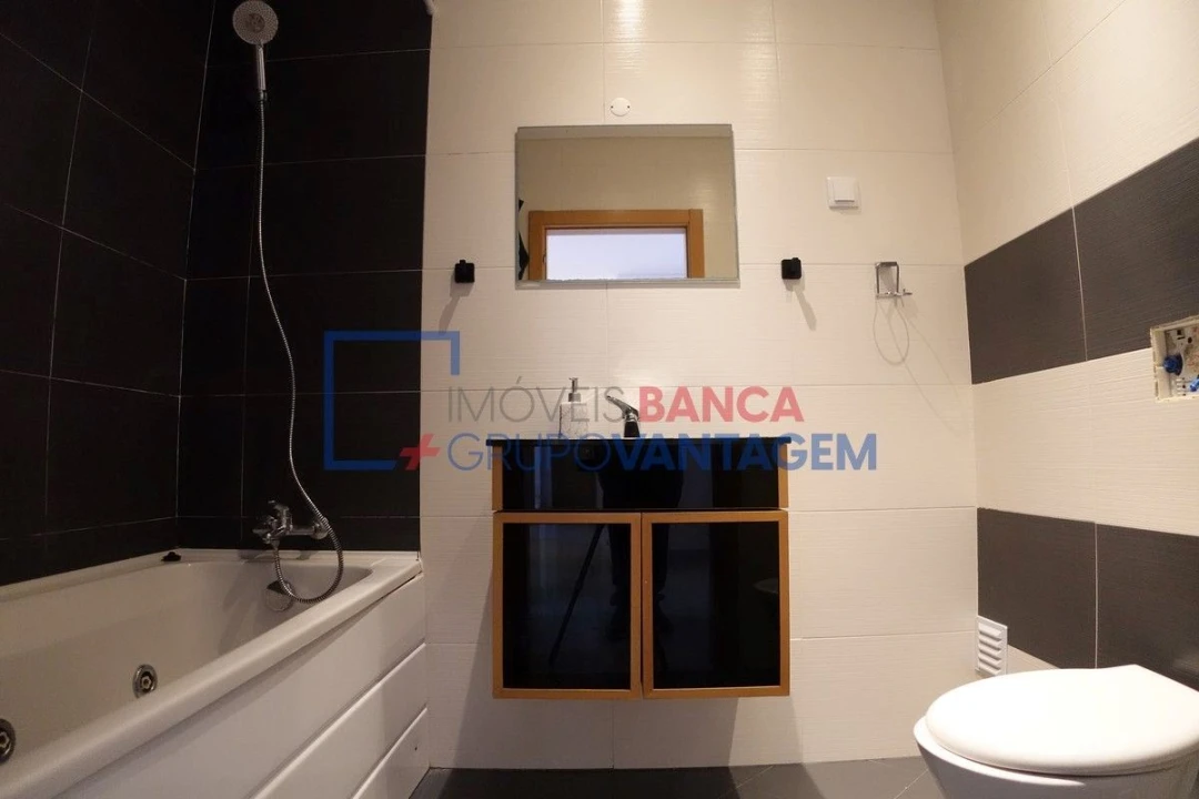 Apartamento T4 para Venda em Pinhal Novo Foto 22