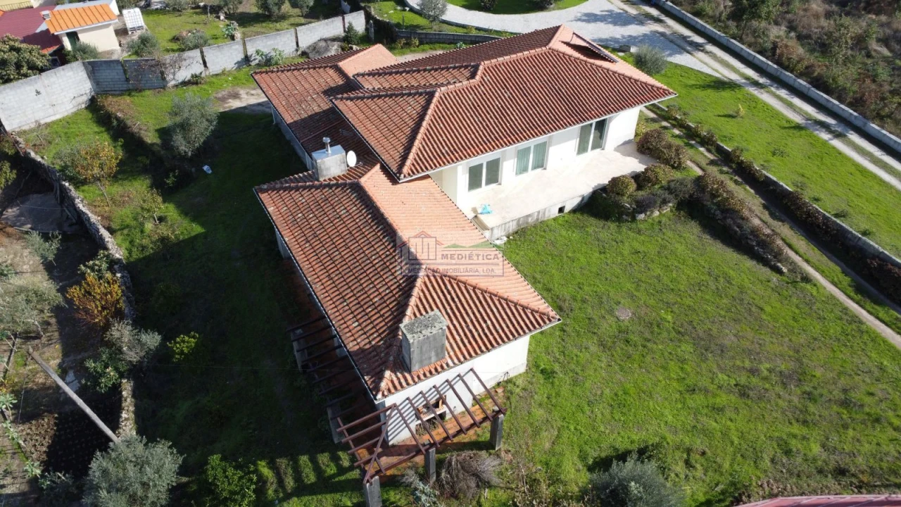 Moradia T3 para Venda em Cunha Baixa Foto 4