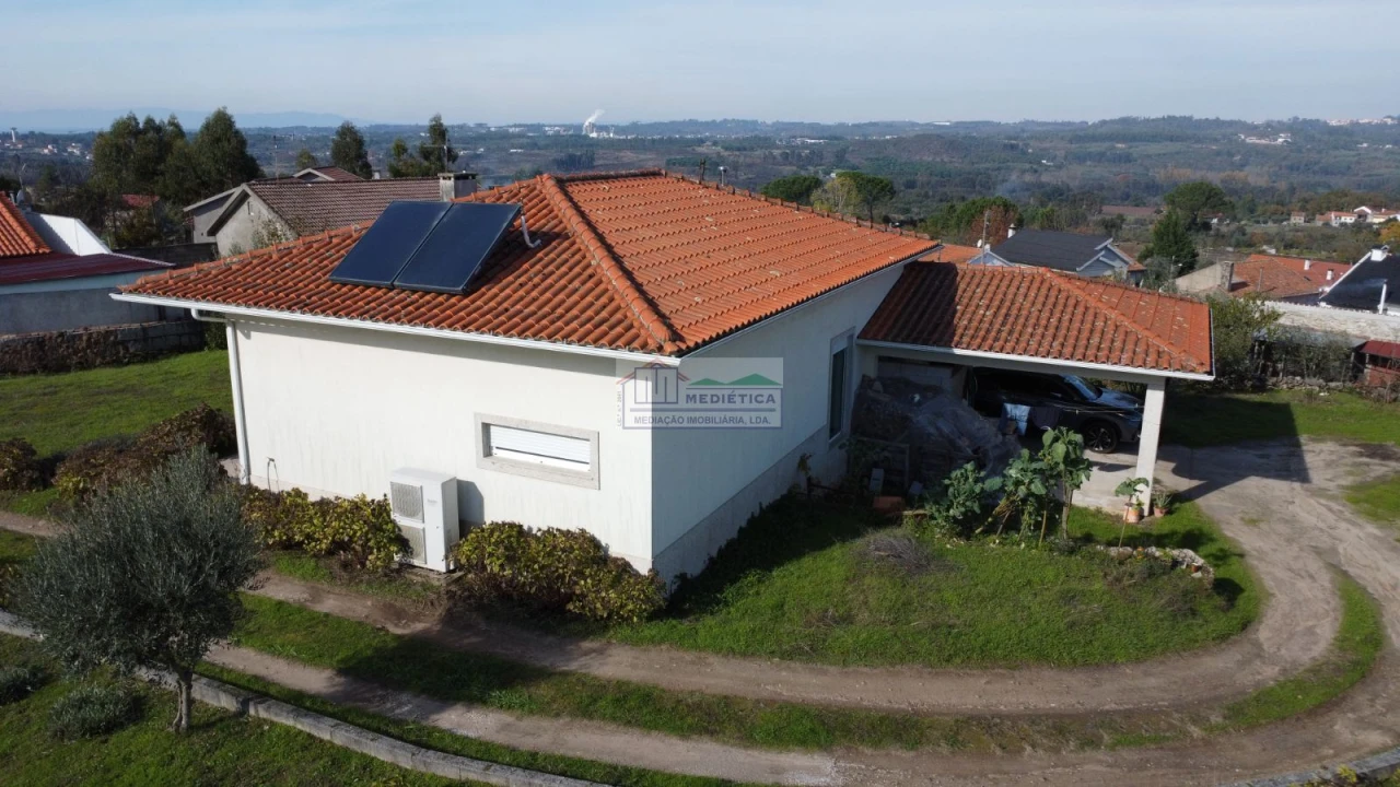 Moradia T3 para Venda em Cunha Baixa Foto 8