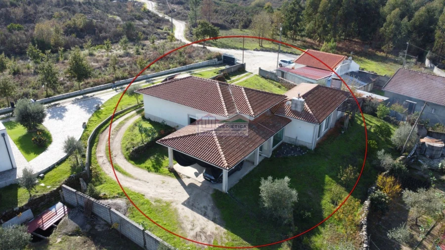 Moradia T3 para Venda em Cunha Baixa Foto 2