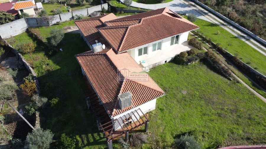 Moradia T3 para Venda em Cunha Baixa Foto 4