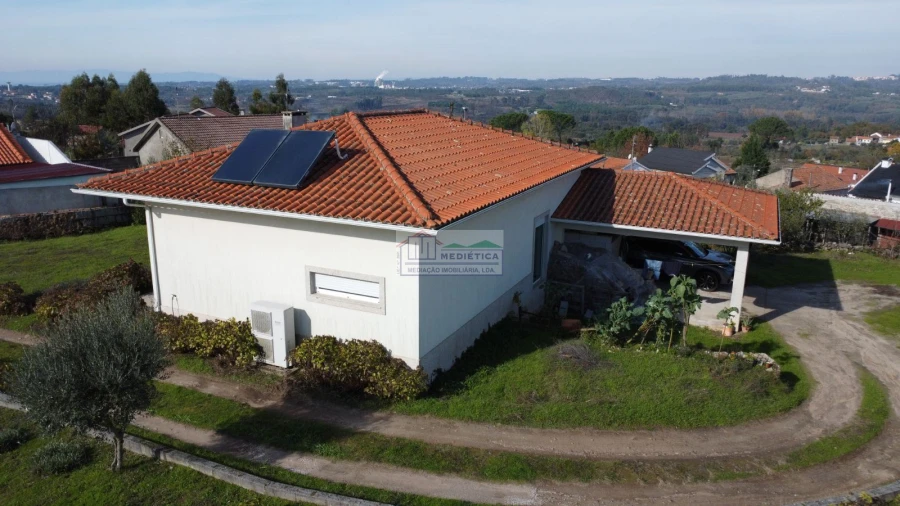 Moradia T3 para Venda em Cunha Baixa Foto 8