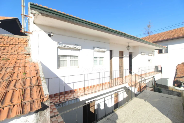 Moradia T4 para Venda em Campelo e Ovil Foto 1