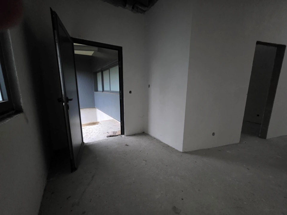 Armazém para Venda em Arcozelo Foto 7