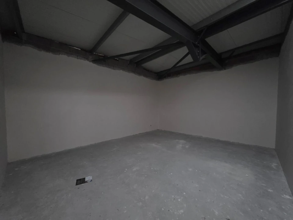 Armazém para Venda em Arcozelo Foto 10