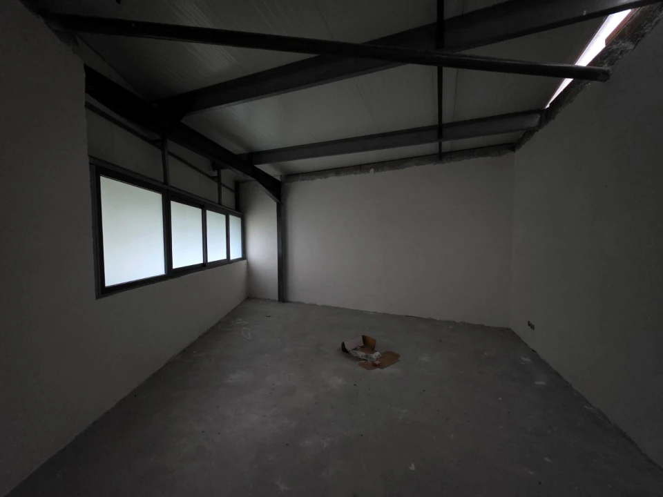 Armazém para Venda em Arcozelo Foto 11