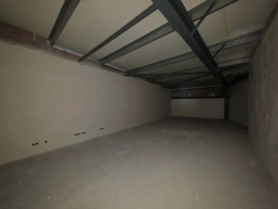 Armazém para Venda em Arcozelo Foto 12