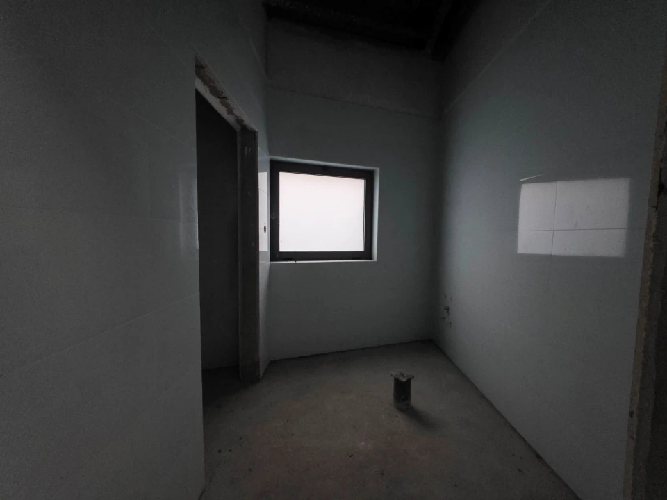 Armazém para Venda em Arcozelo Foto 15