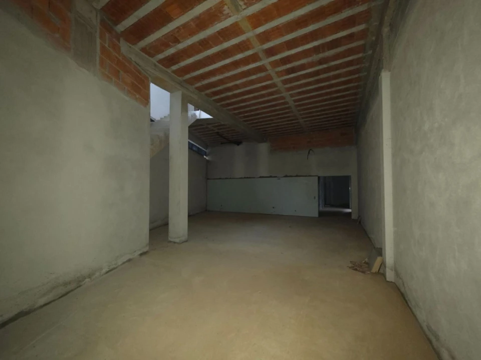 Armazém para Venda em Arcozelo Foto 17