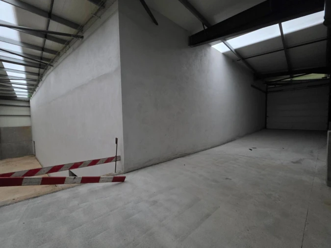 Armazém para Venda em Arcozelo Foto 6