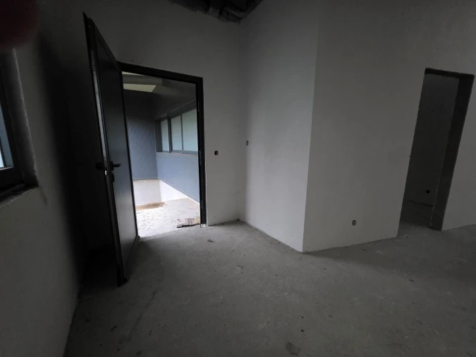 Armazém para Venda em Arcozelo Foto 7