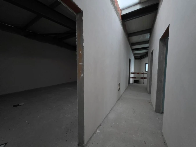 Armazém para Venda em Arcozelo Foto 9