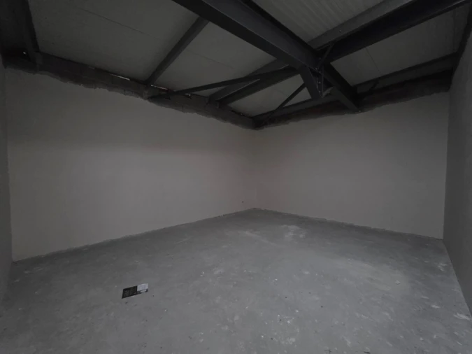 Armazém para Venda em Arcozelo Foto 10