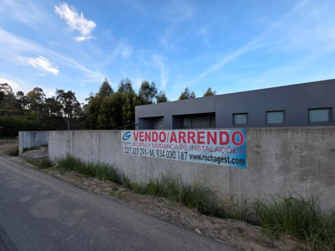 Armazém para Venda em Serzedo e Perosinho