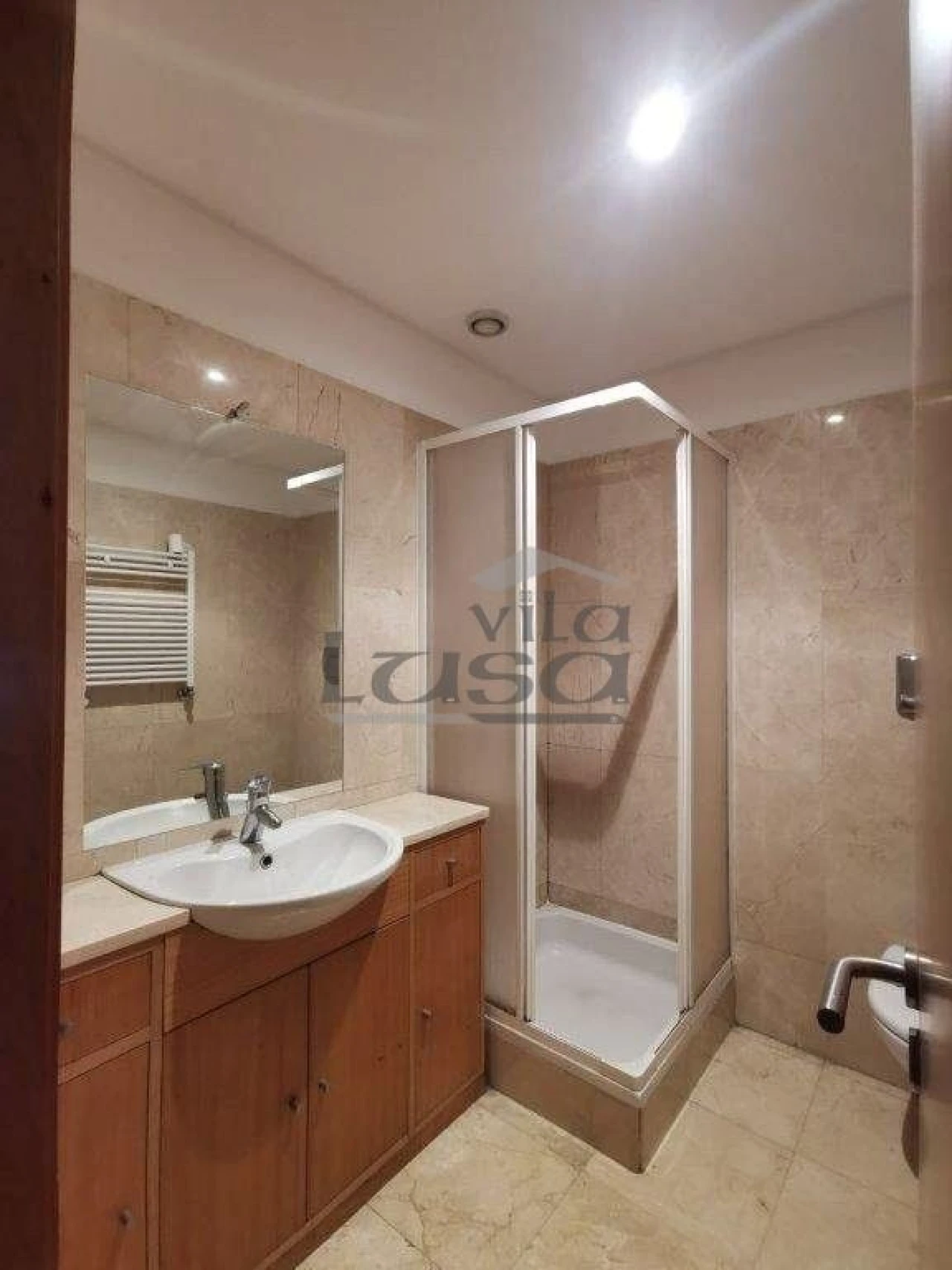 Apartamento T2 para Arrendamento em Pedrouços Foto 7