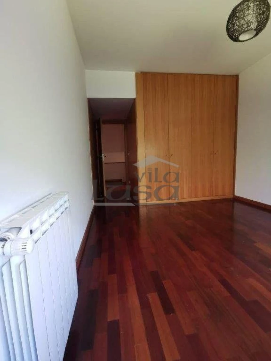 Apartamento T2 para Arrendamento em Pedrouços Foto 9