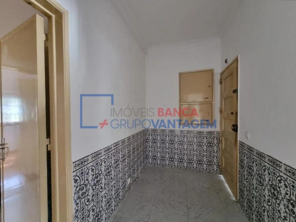 Apartamento T2 para Venda em Porto Salvo Foto 6