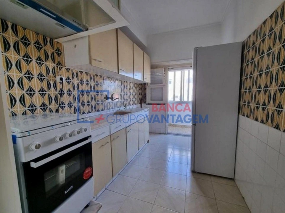 Apartamento T2 para Venda em Porto Salvo Foto 15
