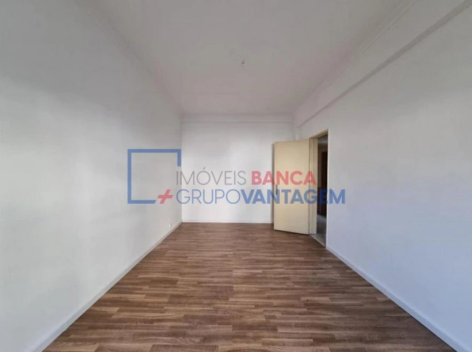 Apartamento T2 para Venda em Porto Salvo Foto 5