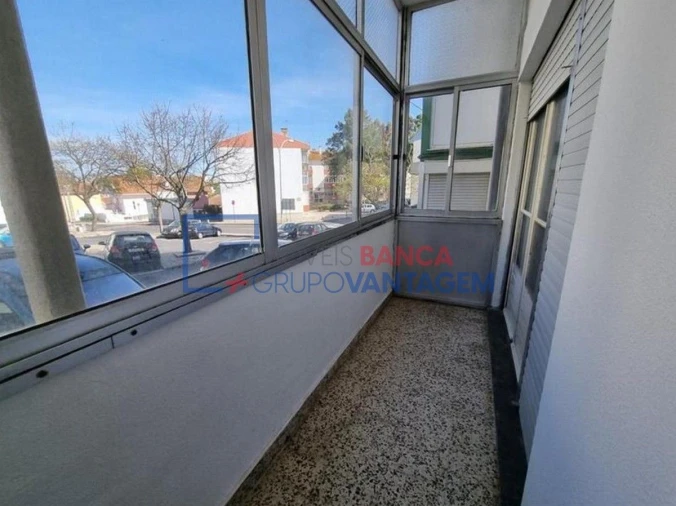 Apartamento T2 para Venda em Porto Salvo Foto 13