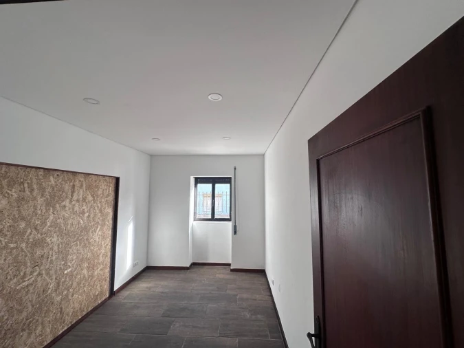 Moradia T2 para Arrendamento em Arcozelo Foto 8