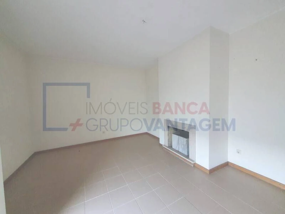 Apartamento T2 para Venda em Fânzeres e São Pedro da Cova Foto 1