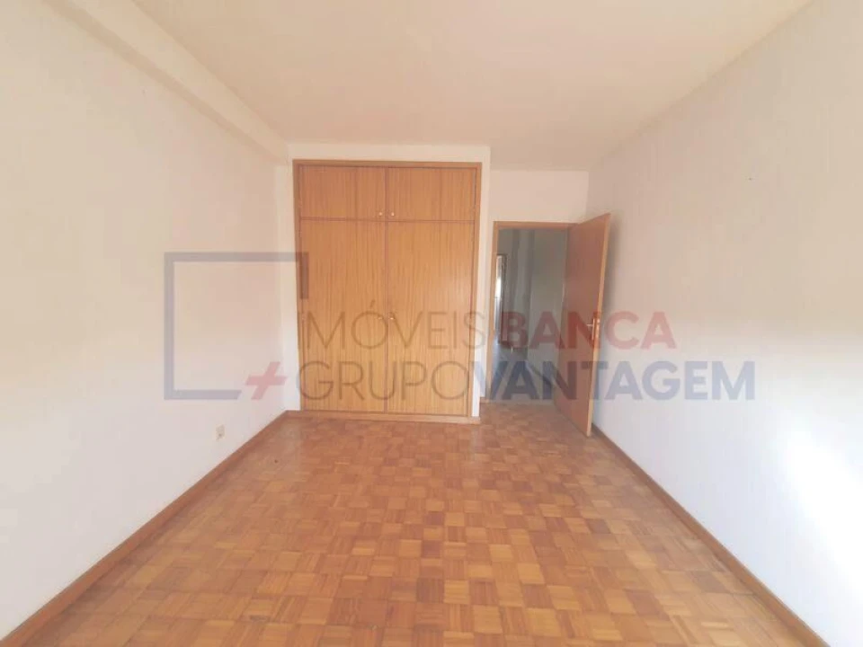 Apartamento T2 para Venda em Fânzeres e São Pedro da Cova Foto 5