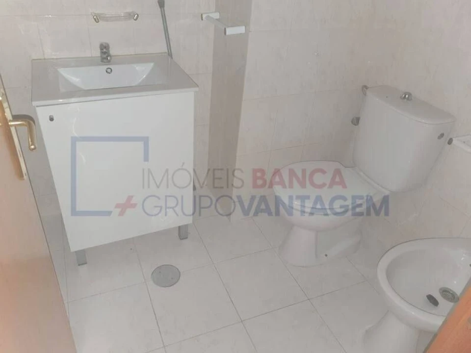 Apartamento T2 para Venda em Fânzeres e São Pedro da Cova Foto 7
