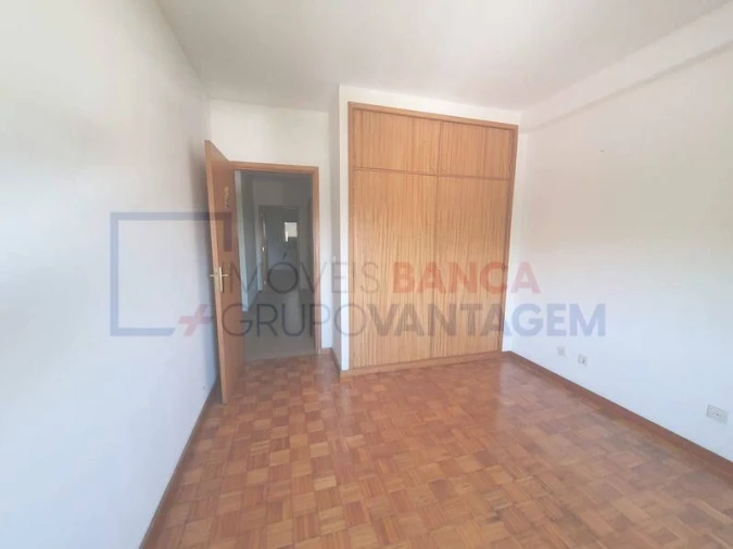 Apartamento T2 para Venda em Fânzeres e São Pedro da Cova Foto 3