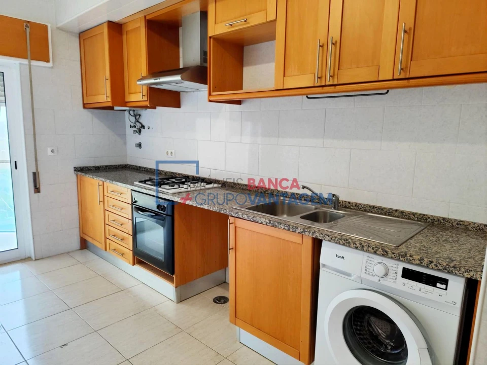 Apartamento T2 para Venda em Azambuja Foto 8