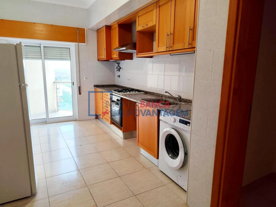 Apartamento T2 para Venda em Azambuja Foto 12