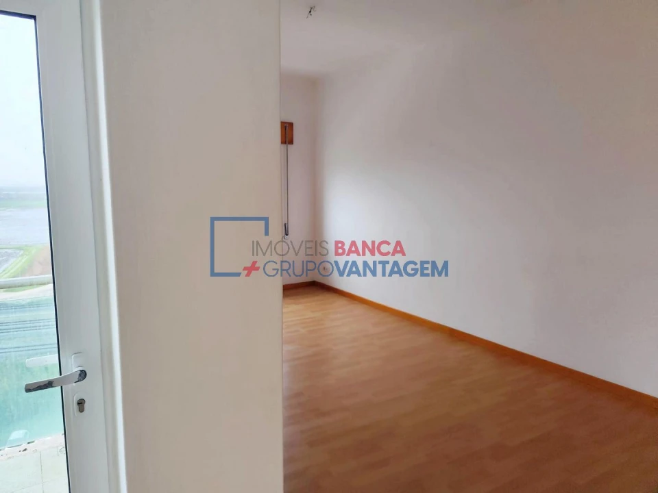 Apartamento T2 para Venda em Azambuja Foto 17