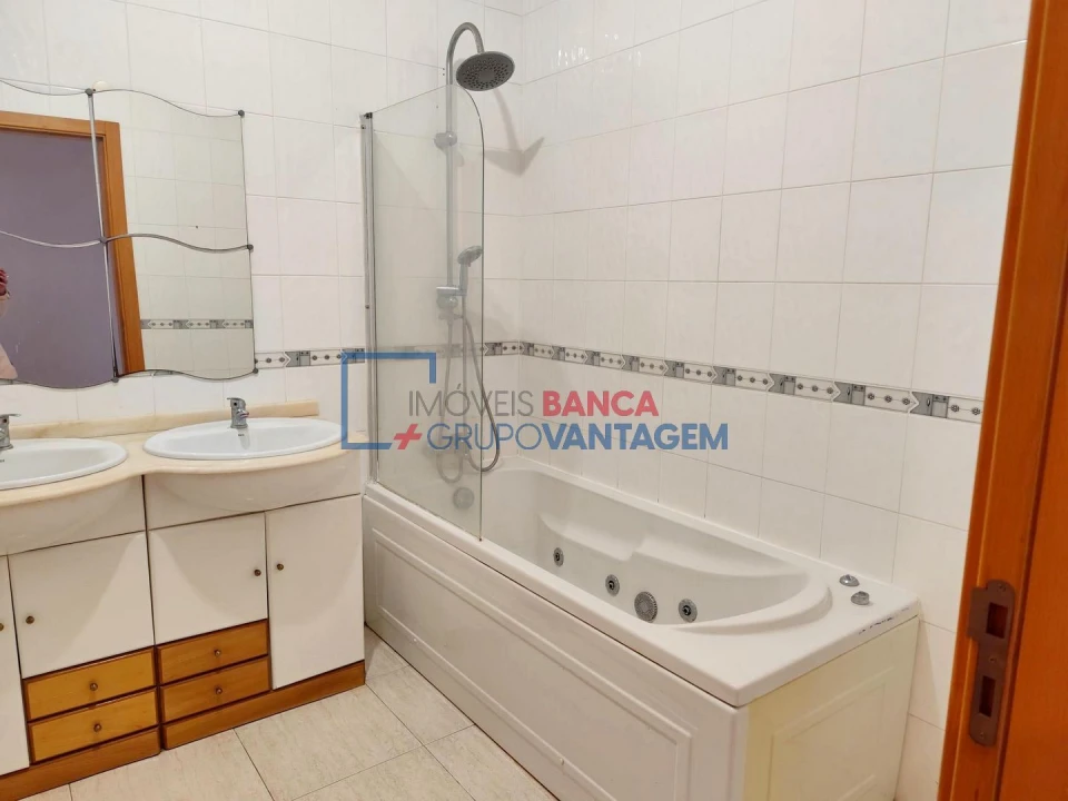 Apartamento T2 para Venda em Azambuja Foto 25